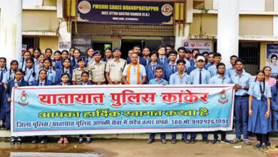 ट्रिपल ई अभियान चलाकर सड़क सुरक्षा के लिए 100 पेड़ों पर लगाए रेडियम स्टिकर