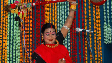 लोककला की अमर स्वर-सरिता को राजकीय सम्मान: पद्म विभूषण तीजन बाई को अश्रुपूरित विदाई लोककला की अमर स्वर-सरिता को राजकीय सम्मान: पद्म विभूषण तीजन बाई को अश्रुपूरित विदाई