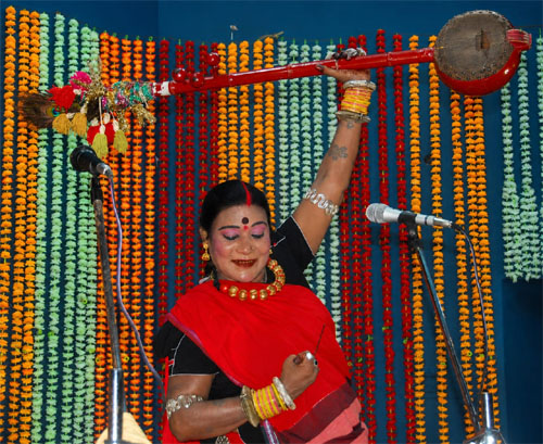 लोककला की अमर स्वर-सरिता को राजकीय सम्मान: पद्म विभूषण तीजन बाई को अश्रुपूरित विदाई