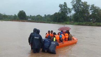 नगरसेना ने बीमार बच्ची व महिला को उपचार के लिए पहुंचाया अस्पताल नगरसेना ने बीमार बच्ची व महिला को उपचार के लिए पहुंचाया अस्पताल
