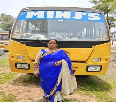 बिहान योजना बनी रीता मिंज की नई उड़ान, मिंज बस ट्रांसपोर्ट से आत्मनिर्भरता की लिखी मिसाल