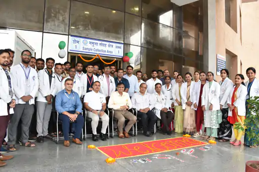 एम्स रायपुर में लैब टेस्ट कराने के लिए प्रिंटेड पर्ची लेकर घूमने की जरूरत नहीं, पेपर लेस हुआ सिस्टम एम्स रायपुर में लैब टेस्ट कराने के लिए प्रिंटेड पर्ची लेकर घूमने की जरूरत नहीं, पेपर लेस हुआ सिस्टम