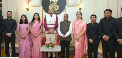 राज्यपाल से प्रशिक्षु डिप्टी कलेक्टरों ने की सौजन्य मुलाकात राज्यपाल से प्रशिक्षु डिप्टी कलेक्टरों ने की सौजन्य मुलाकात