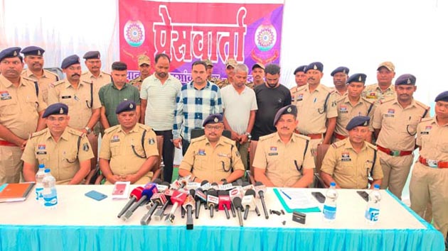 मल्टीपल बैंक लोन के नाम पर 14 करोड़ों की ठगी के 5 आरोपी गिरफ्तार मल्टीपल बैंक लोन के नाम पर 14 करोड़ों की ठगी के 5 आरोपी गिरफ्तार
