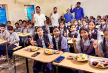 500 विद्यालयों में पोषण, पर्यावरण और सहभागिता का संगम, बैगलेस डे पर सूरजपुर की अनूठी पहल