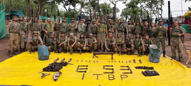 नक्सली डंप से 15 किलो वजनी आईईडी सहित हथियार बरामद