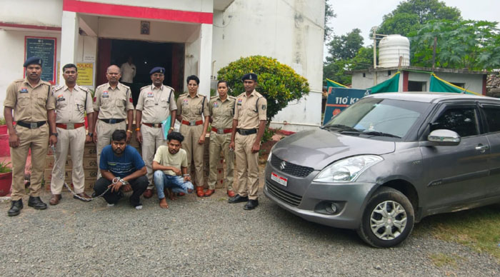 32 पेटी में अवैध अग्रेजी शराब के साथ कार सवार दाे आरोपी गिरफ्तार 32 पेटी में अवैध अग्रेजी शराब के साथ कार सवार दाे आरोपी गिरफ्तार