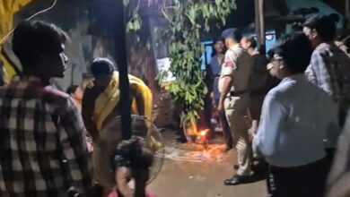 कोरबा में नाबालिगों की शादी पर रोक, 13 साल की लड़की और 15 साल के लड़के का विवाह महिला एवं बाल विकास विभाग ने रुकवाया कोरबा में नाबालिगों की शादी पर रोक, 13 साल की लड़की और 15 साल के लड़के का विवाह महिला एवं बाल विकास विभाग ने रुकवाया