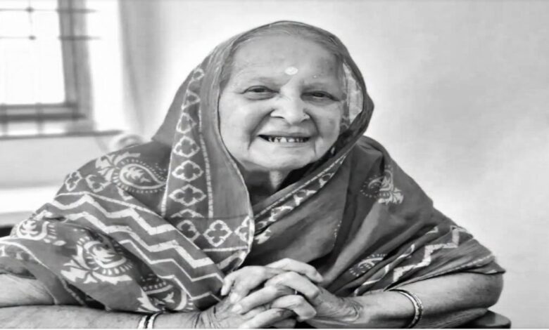 पूर्व मुख्यमंत्री मोतीलाल वोरा की पत्नी शांति वोरा का निधन, 91 साल की उम्र में ली अंतिम सांस पूर्व मुख्यमंत्री मोतीलाल वोरा की पत्नी शांति वोरा का निधन, 91 साल की उम्र में ली अंतिम सांस