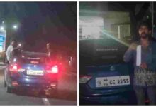 चलती कार से स्टंट कर रहे युवक पर ट्रैफिक पुलिस की कार्रवाई