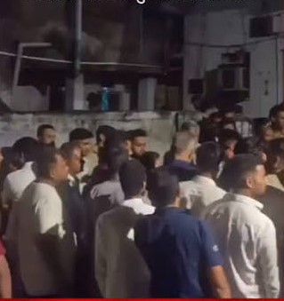 एक ही घर में पांच लोगों के शव मिले, घटना से सनसनी एक ही घर में पांच लोगों के शव मिले, घटना से सनसनी