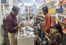 एक्सपायरी और नियर एक्सपायरी खाद्य सामग्री का बड़ा रैकेट पकड़ा, FSSAI पंजीकरण निलंबित