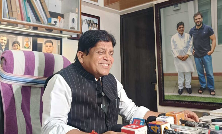 शिव डहरिया का बड़ा बयान, भाजपा सरकार पर लगाए भ्रष्टाचार और अव्यवस्था के आरोप शिव डहरिया का बड़ा बयान, भाजपा सरकार पर लगाए भ्रष्टाचार और अव्यवस्था के आरोप