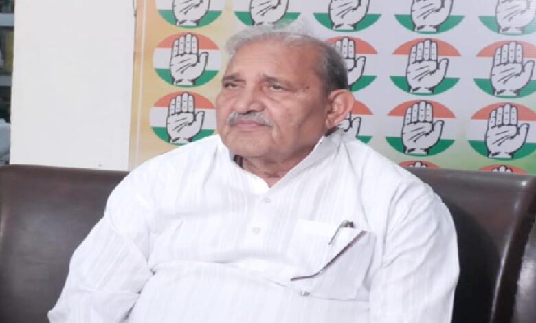 नकटी गांव मामले में कांग्रेस का सरकार पर हमला, अवैध कार्रवाई का आरोप नकटी गांव मामले में कांग्रेस का सरकार पर हमला, अवैध कार्रवाई का आरोप