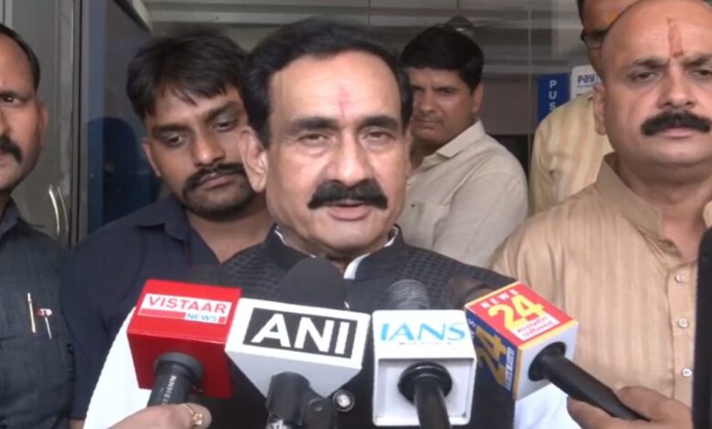 भाजपा के फैसले पर विरोध, नरोत्तम ने कार्यकर्ताओं को समझाया भाजपा के फैसले पर विरोध, नरोत्तम ने कार्यकर्ताओं को समझाया