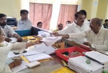 नामांकन के आखिरी दिन कांग्रेस का बड़ा दांव, घनश्याम सिंह के साथ जुटे पार्टी के दिग्गज नेता