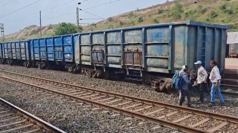 करगी रोड मालगाड़ी हादसा आरपीएफ की कार्रवाई और गिरफ्तारियाँ