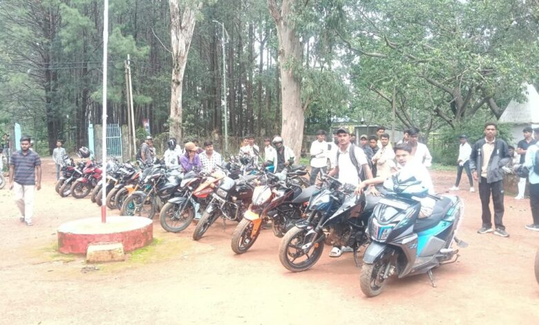 तेज रफ्तार और मॉडिफाइड साइलेंसर पर पुलिस की बड़ी कार्रवाई तेज रफ्तार और मॉडिफाइड साइलेंसर पर पुलिस की बड़ी कार्रवाई