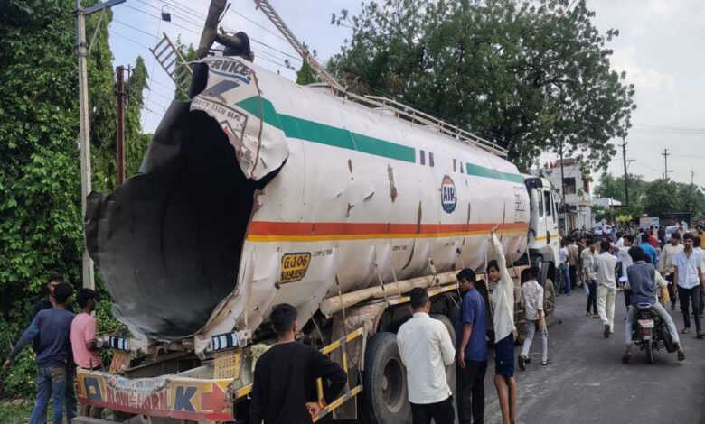 मुंबई-आगरा हाईवे पर टैंकर में भीषण ब्लास्ट, एक की मौत चालक और वेल्डर गंभीर घायल
