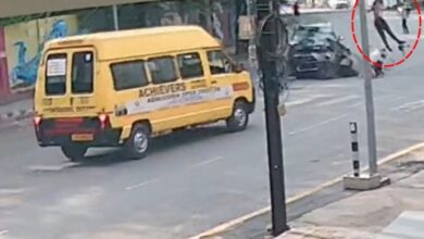 CCTV में कैद दर्दनाक हादसा, बिलासपुर में तेज रफ्तार कार की टक्कर से छात्र की मौत CCTV में कैद दर्दनाक हादसा, बिलासपुर में तेज रफ्तार कार की टक्कर से छात्र की मौत