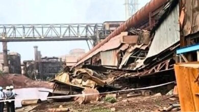 स्टील प्लांट में ओवर ब्रिज क्रेन का केबिन गिरा, ठेका मजदूर गंभीर रूप से घायल