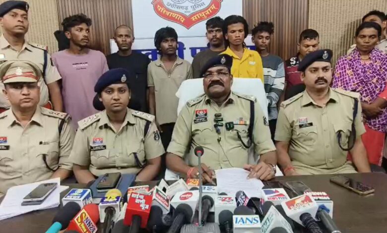 सक्ती हत्याकांड का बड़ा खुलासा प्रेमी ने पत्नी संग मिलकर प्रेमिका की मौत की लिखी कहानी सक्ती हत्याकांड का बड़ा खुलासा प्रेमी ने पत्नी संग मिलकर प्रेमिका की मौत की लिखी कहानी