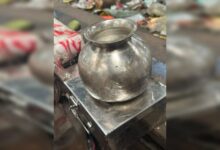 नगर निगम की मिसाल 24 घंटे की मेहनत के बाद कचरे के ढेर से मिला 2 किलो चांदी का लोटा