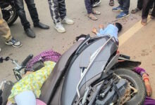 नेशनल हाईवे-53 पर ट्रैक्टर से टकराई स्कूटी, चार की मौत