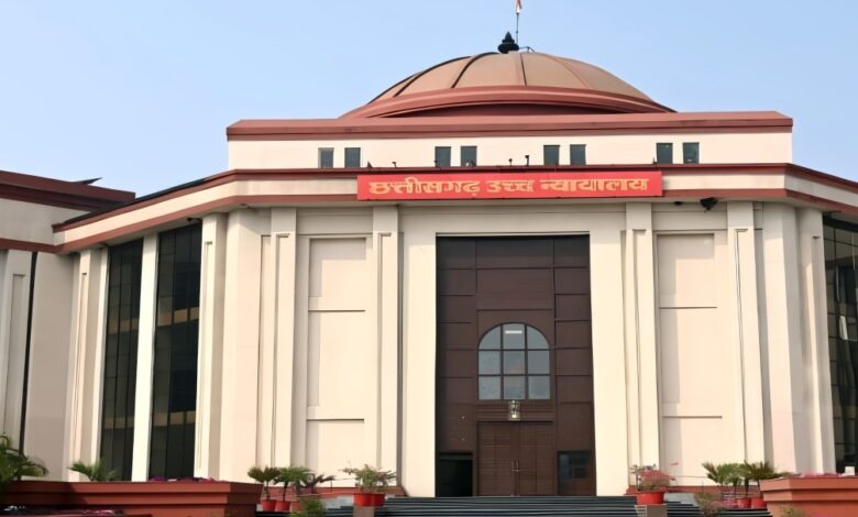 छात्रा के साहसी स्टिंग का असर, नकल मामले में हाईकोर्ट ने शिक्षा विभाग को भेजा नोटिस छात्रा के साहसी स्टिंग का असर, नकल मामले में हाईकोर्ट ने शिक्षा विभाग को भेजा नोटिस