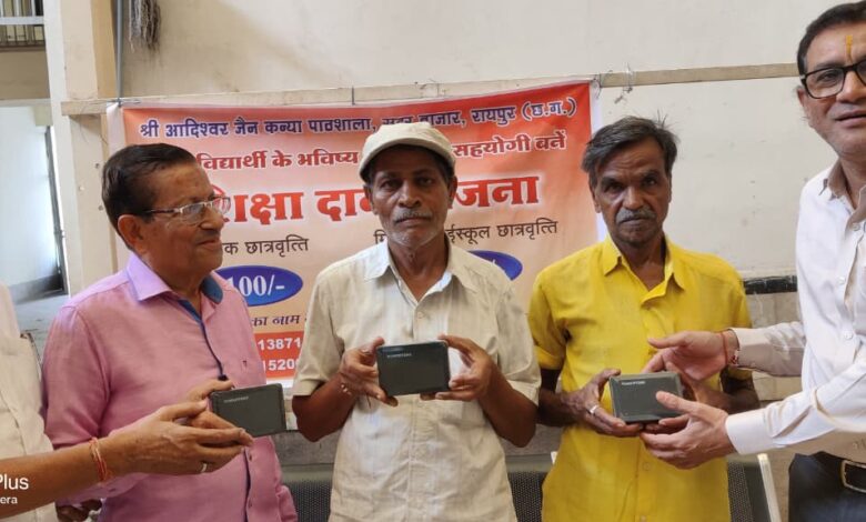 सुनाई देने की दुर्बलता बुढ़ापे को दूभर बना देती है, श्रवण यन्त्र से 4 बच्चों व 9 बुजुर्गों की तकलीफ हुई दूर सुनाई देने की दुर्बलता बुढ़ापे को दूभर बना देती है, श्रवण यन्त्र से 4 बच्चों व 9 बुजुर्गों की तकलीफ हुई दूर