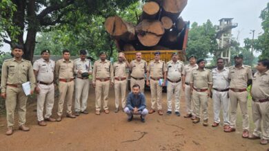 कोरबा वन मंडल की बड़ी कार्रवाई: 20 घनमीटर अवैध साल लकड़ी बरामद, मुख्य आरोपी गिरफ्तार कोरबा वन मंडल की बड़ी कार्रवाई: 20 घनमीटर अवैध साल लकड़ी बरामद, मुख्य आरोपी गिरफ्तार