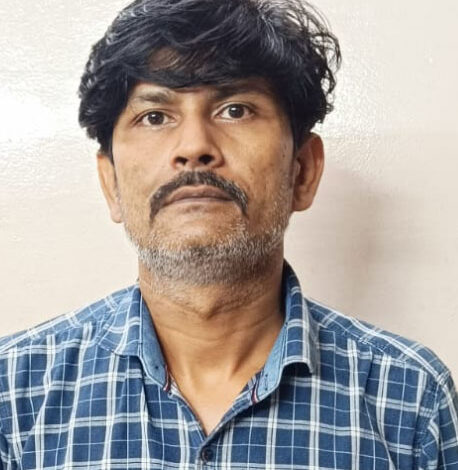 6 वर्षों से फरारी काट रहा हस्ट्रीशीटर संजय रक्सेल गिरफ्तार 6 वर्षों से फरारी काट रहा हस्ट्रीशीटर संजय रक्सेल गिरफ्तार