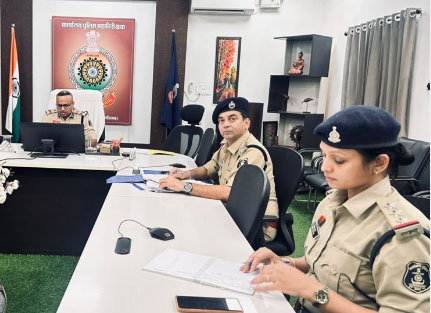 बिलासपुर में एक गुंडा-एक जवान नीति लागू, हर आदतन अपराधी की कैटेगरी होगी तय, कांस्टेबल करेंगे निगरानी बिलासपुर में एक गुंडा-एक जवान नीति लागू, हर आदतन अपराधी की कैटेगरी होगी तय, कांस्टेबल करेंगे निगरानी