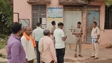 प्रेमी पर कुल्हाड़ी से हमला कर हत्या, पति गिरफ्तार