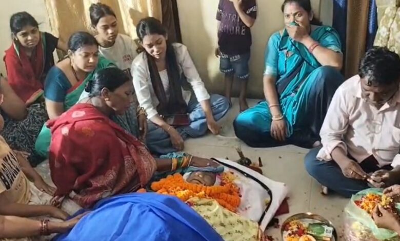 पद्मभूषण डॉ. तीजन का गनियारी में राजकीय सम्मान के साथ होगा अंतिम संस्कार पद्मभूषण डॉ. तीजन का गनियारी में राजकीय सम्मान के साथ होगा अंतिम संस्कार