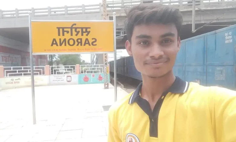 अमृत भारत स्टेशन योजना: सरोना के स्कूली बच्चों ने ली सेल्फी विथ स्टेशन