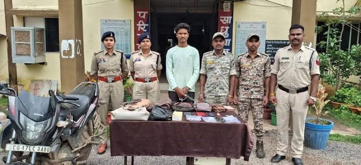 शौक पूरे करने और दोस्तों पर खर्च करने के लिए करता था झपटमारी शौक पूरे करने और दोस्तों पर खर्च करने के लिए करता था झपटमारी