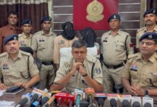 राज ज्वेलर्स लूट कांड के दो आरोपी गिरफ्तार, एक फरार