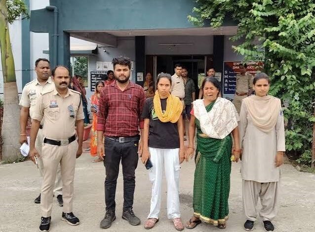 टोना टोटका का आरोप लगा कर महिला की प्रताड़ना, देवरानी सहित 3 गिरफ्तार