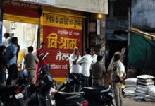 चोरी के आरोप से प्रताड़ित छात्रा ने जान दी, IC मार्ट सील