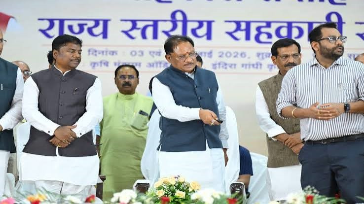 सरकार ने जारी किया तेंदूपत्ता संग्राहकों को 162 करोड़ का बोनस सरकार ने जारी किया तेंदूपत्ता संग्राहकों को 162 करोड़ का बोनस