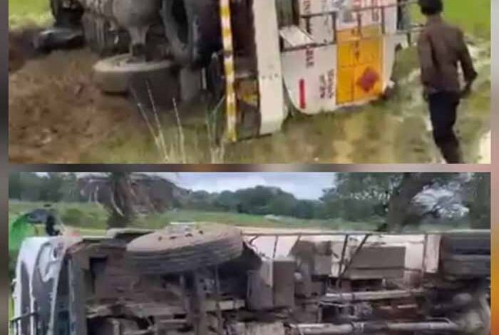 कोंडागांव में डीजल टैंकर पलटा, चालक-परिचालक सुरक्षित कोंडागांव में डीजल टैंकर पलटा, चालक-परिचालक सुरक्षित