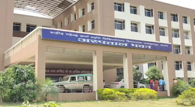 प्रेमी को घर बुलाकर चाकू से करवाया हमला, सिर कुचलने के बाद कुएं में फेंका, हुई मौत प्रेमी को घर बुलाकर चाकू से करवाया हमला, सिर कुचलने के बाद कुएं में फेंका, हुई मौत