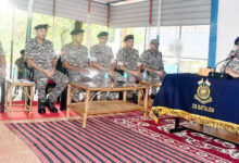 सीआरपीएफ के विशेष महानिदेशक ने कई कैंपों का किया निरीक्षण, जवानों का बढ़ाया हौसला