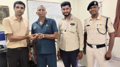 रेल मदद शिकायत पर त्वरित कार्रवाई : 3 लाख मूल्य की सोने की अंगूठी यात्री को सकुशल लौटाई रेल मदद शिकायत पर त्वरित कार्रवाई : 3 लाख मूल्य की सोने की अंगूठी यात्री को सकुशल लौटाई