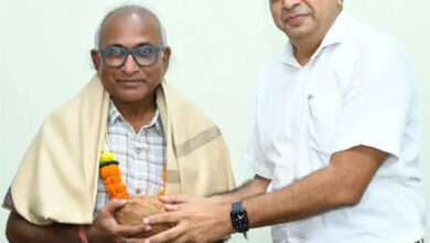 जनसंपर्क संचालनालय के सहायक ग्रेड-3 गुलजारी लाल तम्बोली को सेवानिवृत्ति पर दी गई भावभीनी विदाई