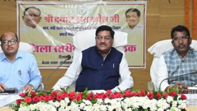 अवैध रेत उत्खनन, भण्डारण एवं परिवहन पर करें सख्त कार्यवाही : मंत्री बघेल