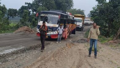 पुल क्षतिग्रस्त होने के कारण यातायात के लिए वैकल्पिक मार्ग निर्धारित पुल क्षतिग्रस्त होने के कारण यातायात के लिए वैकल्पिक मार्ग निर्धारित