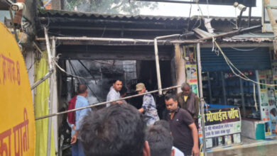 कपड़ा दुकान में लगी आग, 50 लाख से अधिक के नुकसान की आशंका