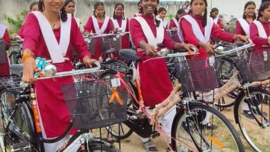 अब नहीं थकेंगे बेटियों के कदम: सरस्वती साइकिल योजना ने दी सपनों को नई रफ्तार, 120 बेटियों को मिली निशुल्क साइकिल